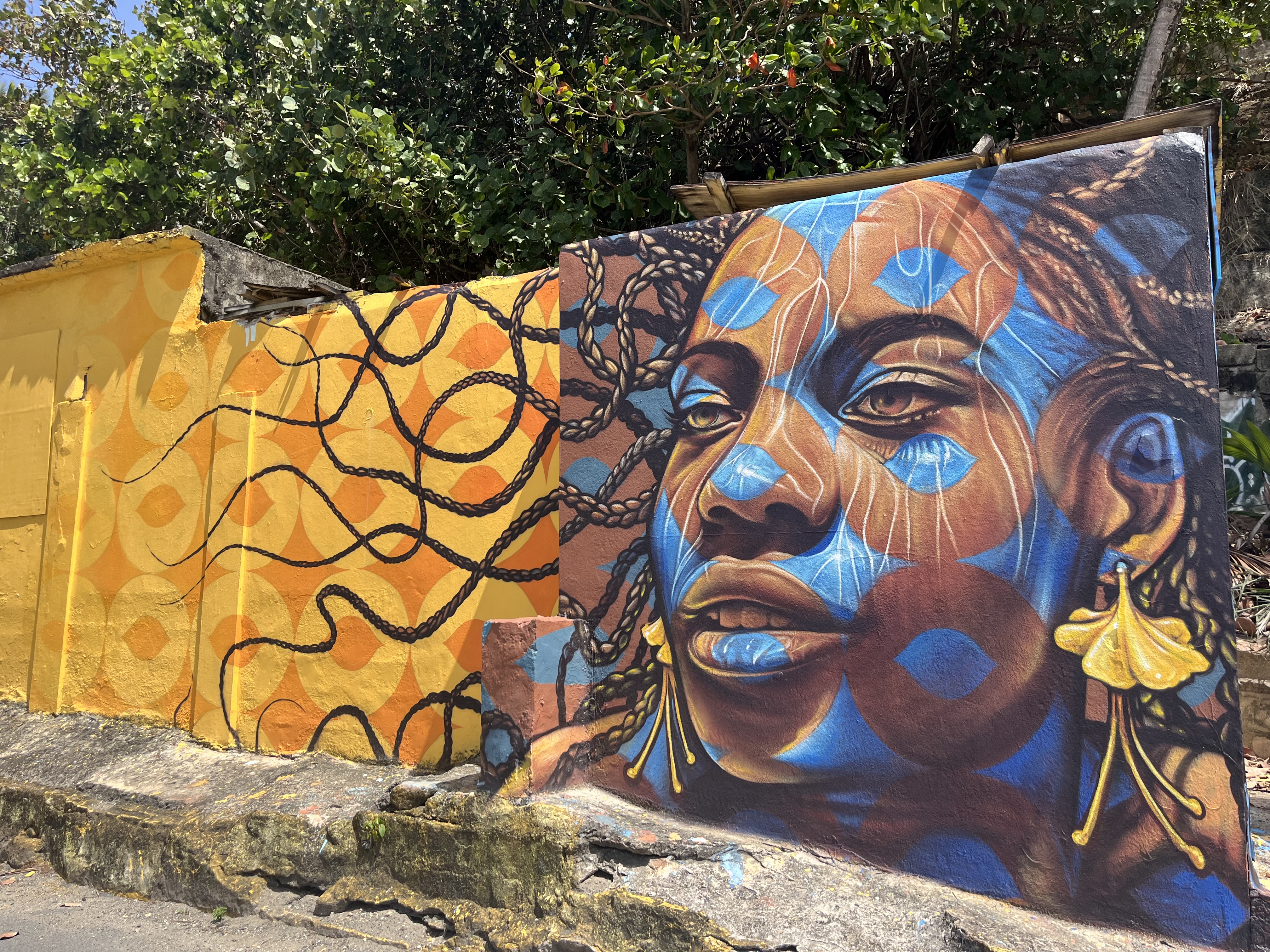 Colorful mural celebrating the culture of La Perla